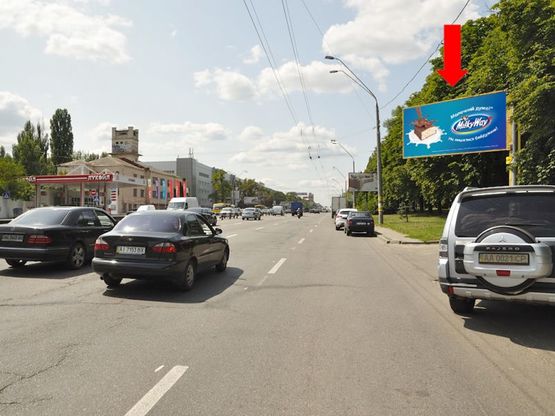 Фото рекламной плоскости по адресу Победы пр., 54-А, возле КНЭУ (Нархоза), из центра