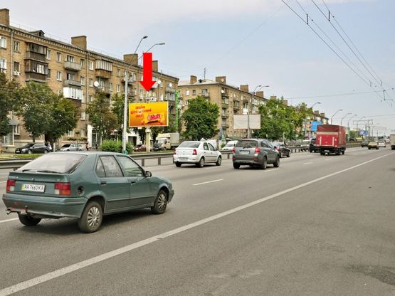 Фото рекламної площини за адресою Победы пр., 108/ 1, напротив супермаркет "Сильпо", "Фокстрот", в центр