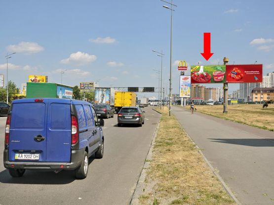 Фото рекламної площини за адресою Бажана пр. / Гришка ул., 1/ 2, напротив, из центра, левый