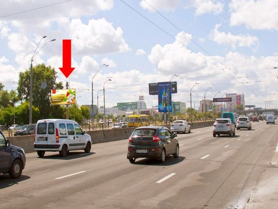 Фото рекламной плоскости по адресу Бандеры пр. (бывш. Московский пр.), 24, напротив салона "Мазда", в центр