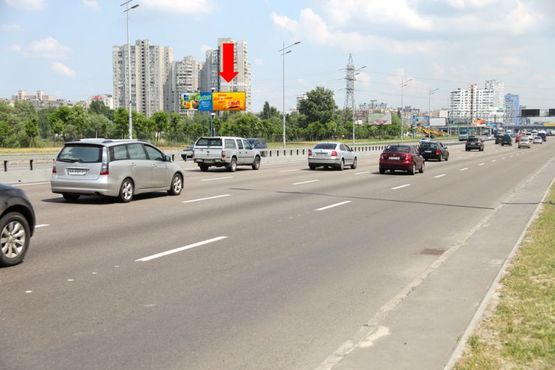 Фото рекламної площини за адресою Бажана пр., 26, из центра, правый