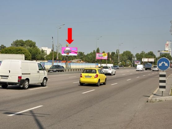 Фото рекламной плоскости по адресу Бажана пр. / Днепродзержинская ул., 226-228, из центра