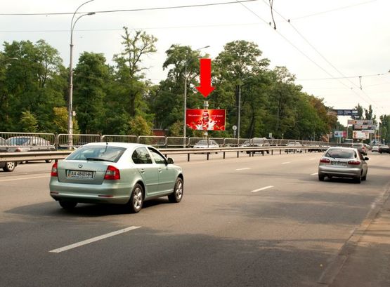 Фото рекламної площини за адресою Освободителей пр., 9, в сторону Броварской пр.