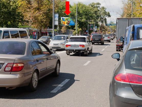 Фото рекламної площини за адресою Мельникова ул., 5, 100 м. от Лукьяновской пл., рынка, "МакДональдса", из центра