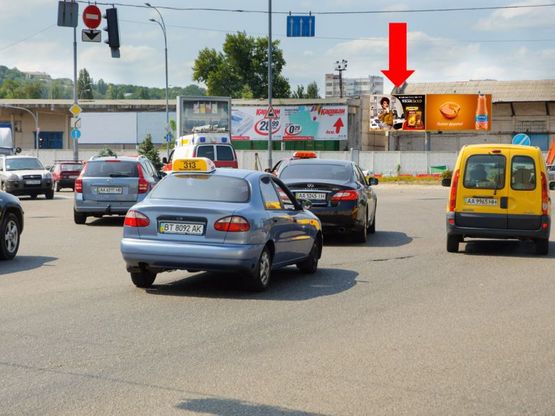 Фото рекламной плоскости по адресу Межигорская ул. / Новоконстантиновская ул., в сторону Оболони, Бандеры пр. (бывш. Московский пр.), левый