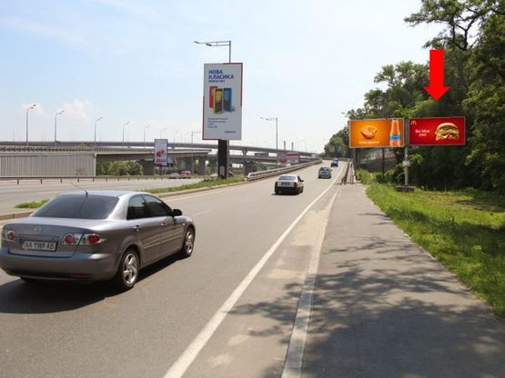 Фото рекламної площини за адресою Надднепрянское шоссе, заезд на мост Дарницкий , из центра, правый