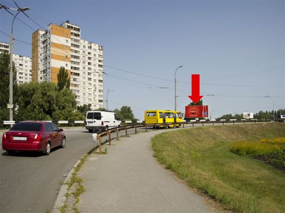 Фото рекламной плоскости по адресу Одесская пл., выезд на Глушкова пр., в сторону Заболотного ул.