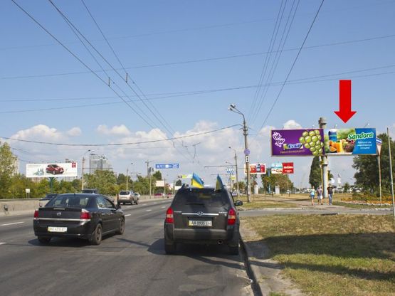Фото рекламної площини за адресою Бандеры пр. (бывш. Московский пр.), напротив ТЦ "Метро", из центра, правый