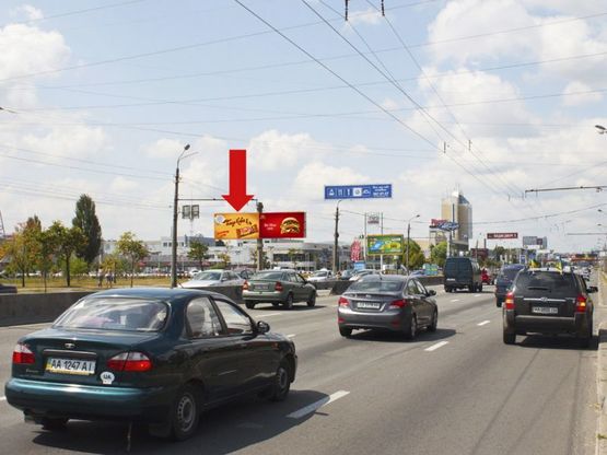 Фото рекламной плоскости по адресу Бандеры пр. (бывш. Московский пр.), напротив ТЦ "Метро", в центр, левый