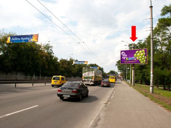 Фото рекламной плоскости по адресу Освободителей пр., напротив парка "Победа"