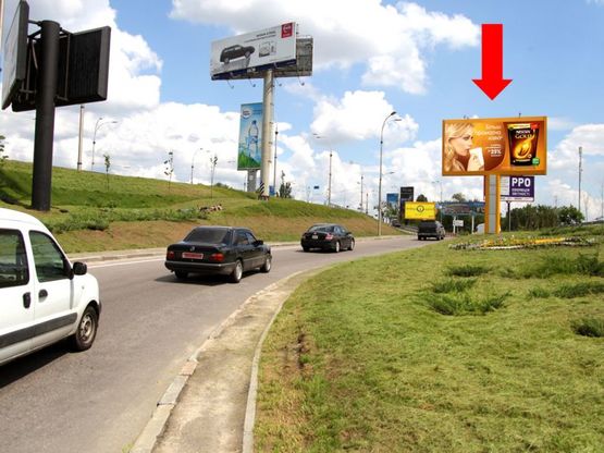 Фото рекламної площини за адресою Дружбы Народов бул., развязка моста Патона / выезд на Набережное шоссе