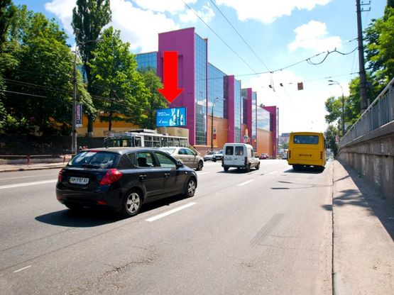 Фото рекламной плоскости по адресу Гетьмана ул., 25, возле ТРЦ "Мармелад", супермаркет "Сильпо", в сторону мост Индустриальный