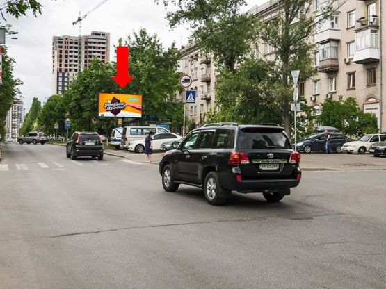 Фото рекламної площини за адресою Иоанна Павла II ул. (бывш. Лумумбы ул.), 19 / Чигорина ул., в сторону Б. Васильковская ул. (бывш. Красноармейская ул.)