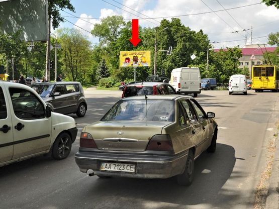Фото рекламной плоскости по адресу Дорогожицкая ул. / Шамрыла ул., на светофоре, в сторону Шамрыла ул.