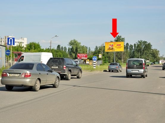 Фото рекламной плоскости по адресу Королева пр., 4, напротив, разделитель, в сторону Симиренка ул.
