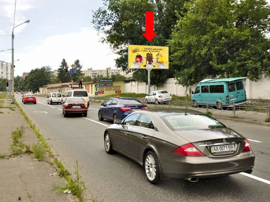 Фото рекламной плоскости по адресу Автозаводская ул., 76, на светофоре, в сторону Шевченка пл., Полярная ул.