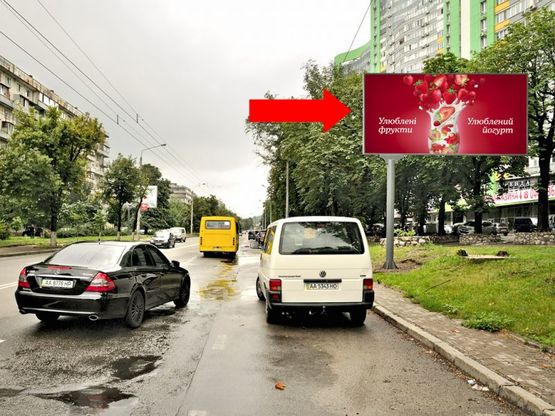 Фото рекламної площини за адресою Вышгородская ул., 45, возле ЖК "Паркове місто", в сторону центра