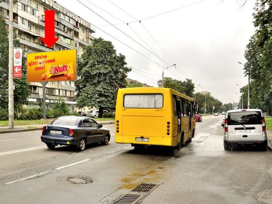 Фото рекламной плоскости по адресу Вышгородская ул., 38, напротив ЖК "Паркове місто", в сторону центра