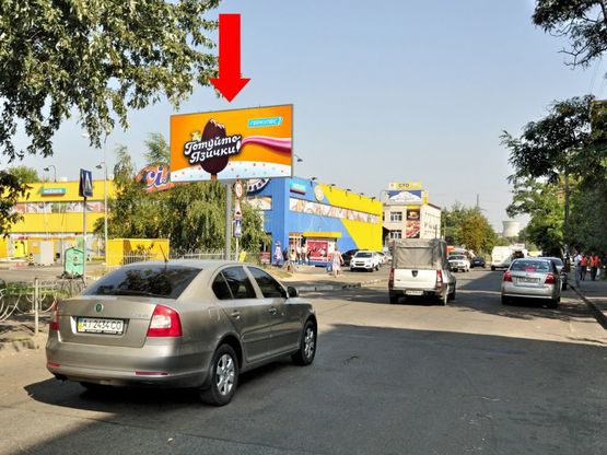 Фото рекламной плоскости по адресу Карельский пер., 3, возле супермаркета "Сильпо", в сторону Хоткевича ул. (бывш. Красногвардейской ул.)