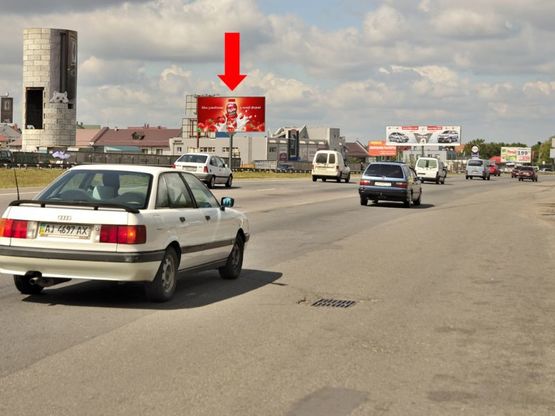 Фото рекламной плоскости по адресу Кольцевая дорога, разделитель, возле супермаркетов "Novus", "Край", в сторону Победы пл.