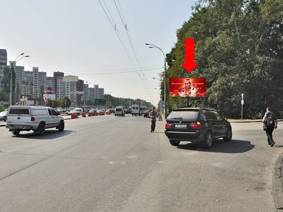 Фото рекламної площини за адресою Глушкова пр., 18, ст. м. "Теремки", напротив ТРЦ "Магеллан", из центра