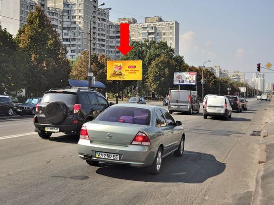 Фото рекламной плоскости по адресу Харьковское шоссе / Вербицкого ул., на светофоре, в сторону Дарницкая пл. (бывш. Ленинградская пл.)