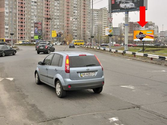 Фото рекламной плоскости по адресу Маяковского пр. / Драйзера ул., кинотеатр "Флоренция" в сторону Перова бул.