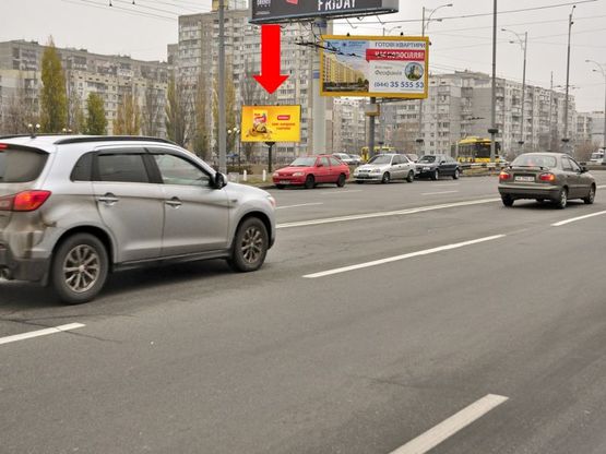 Фото рекламной плоскости по адресу Маяковского пр. / Драйзера ул., кинотеатр "Флоренция" в сторону Сабурова ул.