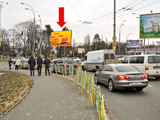 Фото рекламной плоскости по адресу Освободителей пр. / Броварской пр., в сторону Броварской пр.