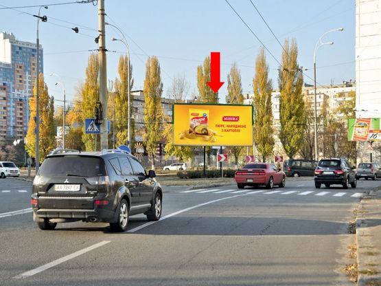 Фото рекламної площини за адресою Героев Днепра ул. / Гайдай ул., разделительная клумба, в сторону ст. м. "Героев Днепра", Богатырской ул., Полярной