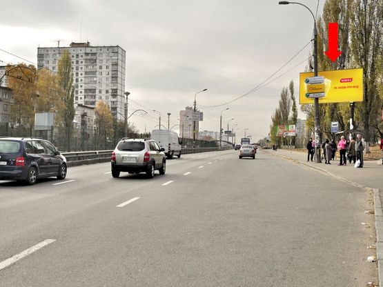 Фото рекламной плоскости по адресу Курбаса пр., 4, 200 м до развязки с Юры ул., возле супермаркета "АТБ"