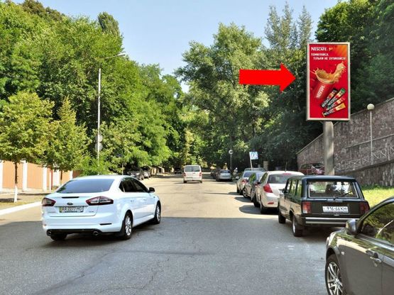 Фото рекламної площини за адресою Кудрявский спуск, 4-А, напротив, в сторону Сечевых Стрельцов ул. (бывш. Артема ул.)