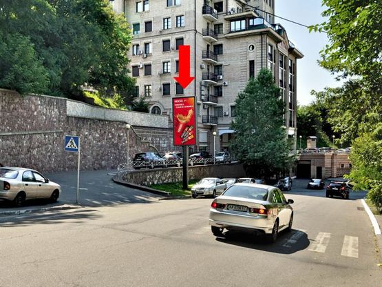 Фото рекламної площини за адресою Кудрявский спуск, 4-А, напротив, в сторону Глубочицкая ул.