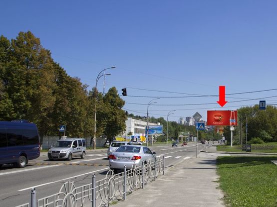 Фото рекламної площини за адресою Кировоградская ул., 19, между поворотами на Фроматовский спуск и ул. Профинтерна ул., к Гринченка ул.