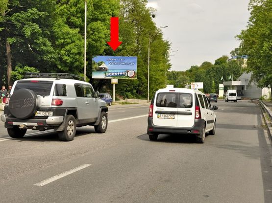 Фото рекламной плоскости по адресу Кировоградская ул., 25, перед автосалоном "Ленд Ровер", в сторону Гринченка ул.