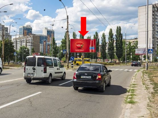Фото рекламной плоскости по адресу Героев Днепра ул. / Гайдай ул., на клумбе, в сторону ст. м. "Героев Днепра", Богатырская ул., Полярная ул.