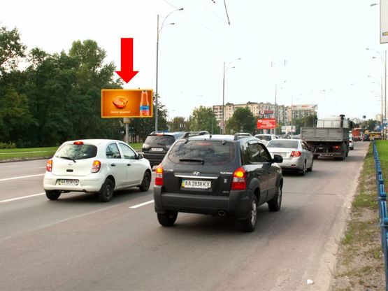 Фото рекламної площини за адресою Братиславская ул., в сторону рынка "ж/ м "Троещина"", возле магазина "Эпицентра"