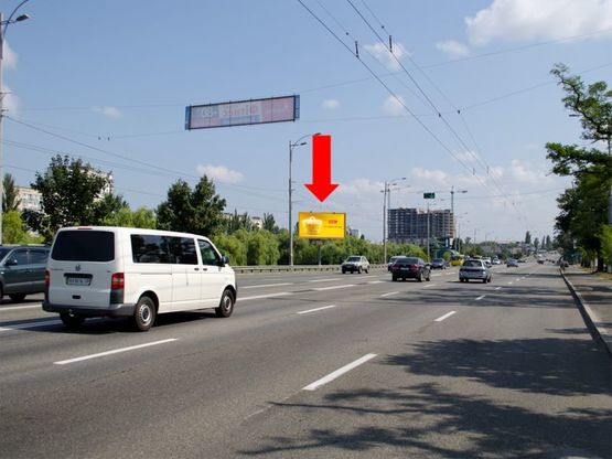 Фото рекламной плоскости по адресу Соборности пр. (бывш. Воссоединения пр.), остановка "Березняки", в сторону Дарницкая пл. (бывш. Ленинградская пл.)