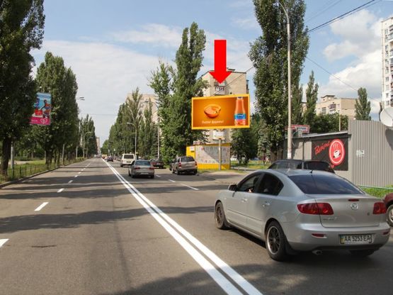 Фото рекламной плоскости по адресу Русановская набережная, 6, возле супермаркета "Фуршет", в сторону ст. м. "Левобережная"