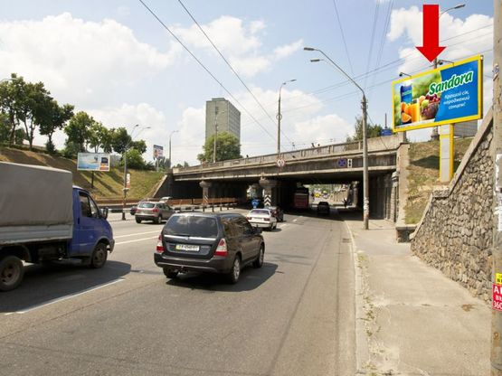 Фото рекламної площини за адресою Победы пр., 80/57, ст. м. "Берестейская", из центра