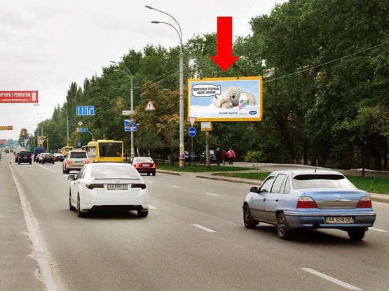 Фото рекламной плоскости по адресу Перова бул., 9 в сторону Броварской пр.