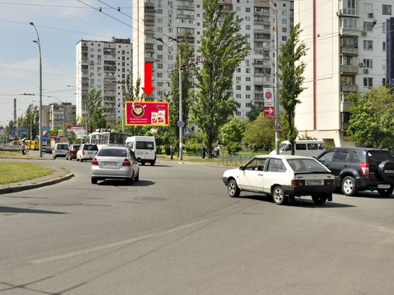 Фото рекламної площини за адресою Малиновского ул., 23 / Иорданская ул. (бывш. Гавро ул.), в сторону Оболонский пр., ст. м. "Оболонь"