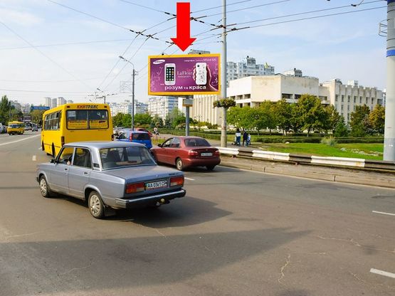 Фото рекламной плоскости по адресу Маяковского пр., 31, возле кинотеатра "Флоренция" в сторону Перова бул.