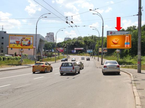 Фото рекламной плоскости по адресу Протасов Яр ул., напротив автомагазина "Вершина", в сторону Соломенская ул.