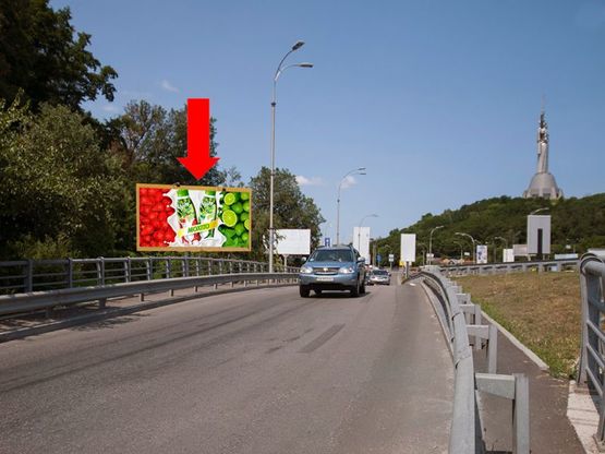 Фото рекламної площини за адресою Дружбы Народов бул. / Наднепрянское шоссе, развязка на мост Патона, в сторону Дружбы Народов бул.