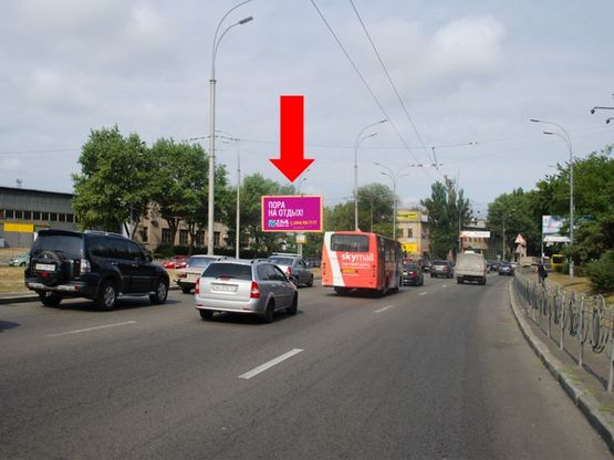 Фото рекламної площини за адресою Освободителей пр., 3А, напротив, разделитель, в сторону Перова бул.