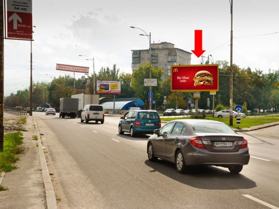 Фото рекламной плоскости по адресу Гагарина пр., заезд на Верховного Совета бул., разделитель, в сторону Дарницкой пл. (бывш. Ленинградская пл.)