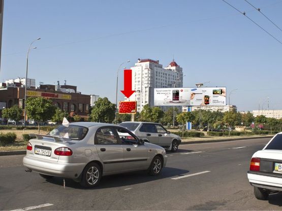 Фото рекламної площини за адресою Тимошенко ул., 18, в сторону ст. м. "Минская"