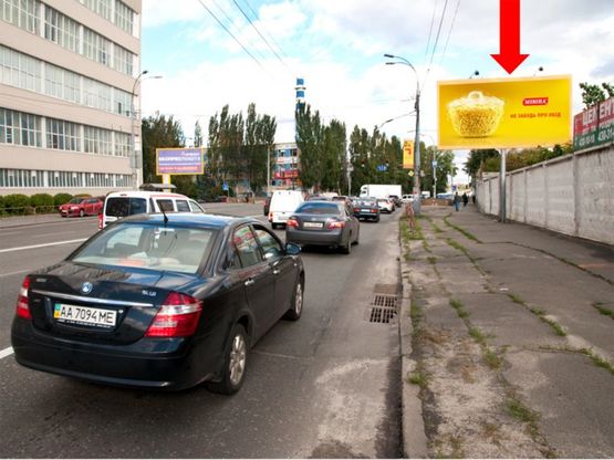 Фото рекламной плоскости по адресу Луговая ул., 15м от остановки "Бережанская", в сторонуБережанская ул.