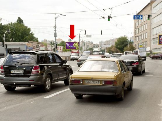 Фото рекламной плоскости по адресу Луговая ул., 15м от остановки "Бережанская", в сторону Автозаводская ул.